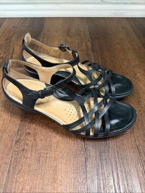Ecco Black Leather Strappy Sandals size 40 (9)